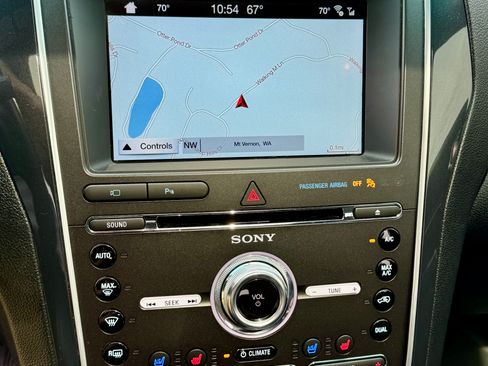 Used 2017 Ford Explorer Limited AWD/4WD image 6