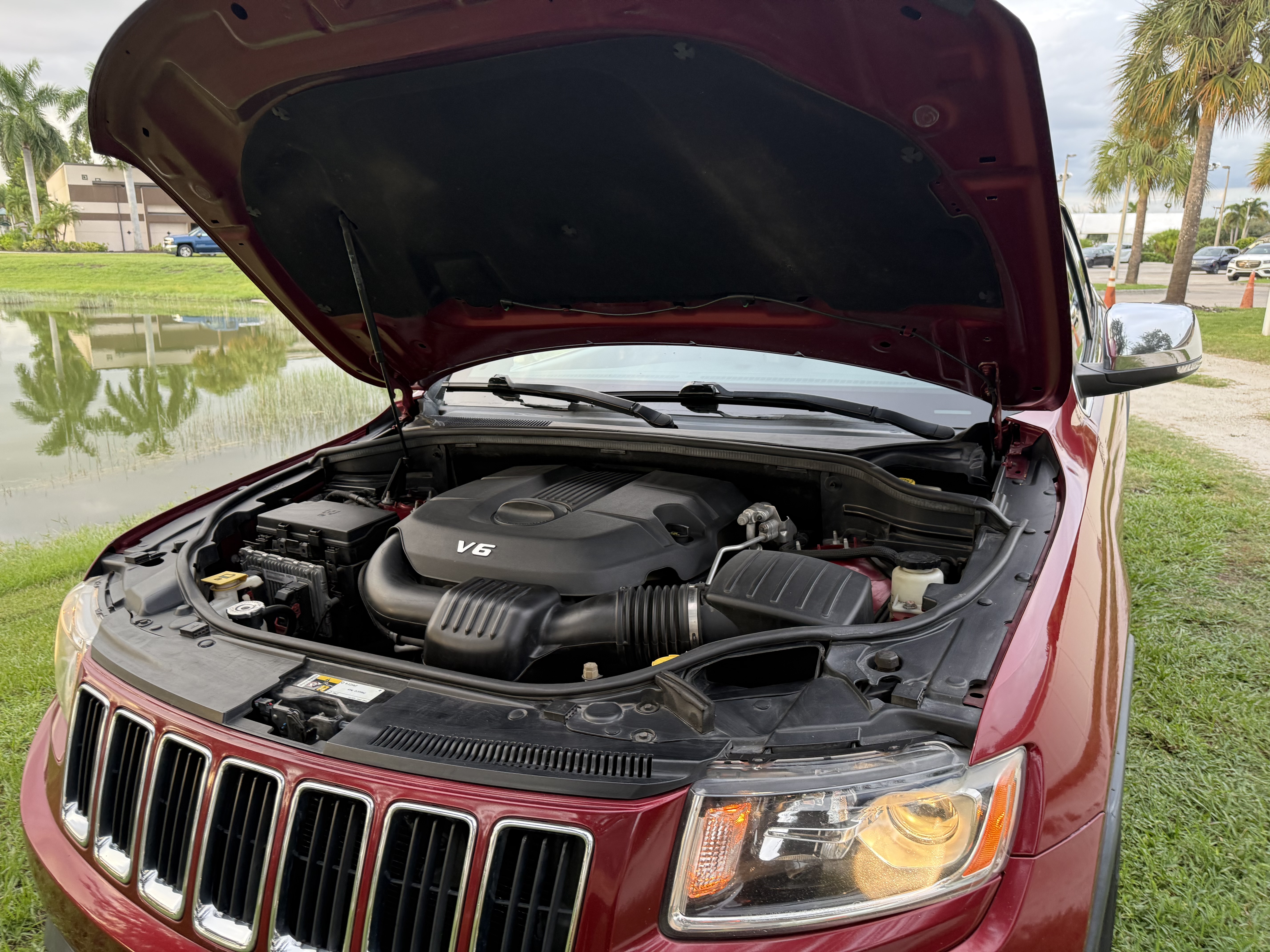 Used 2015 Jeep Grand Cherokee Limited AWD/4WD image 5
