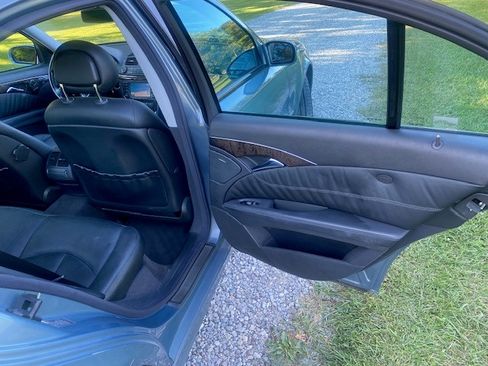 Used 2004 Mercedes-Benz E 320 4MATIC Sedan image 23