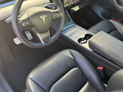Used 2021 Tesla Model Y Performance image 9