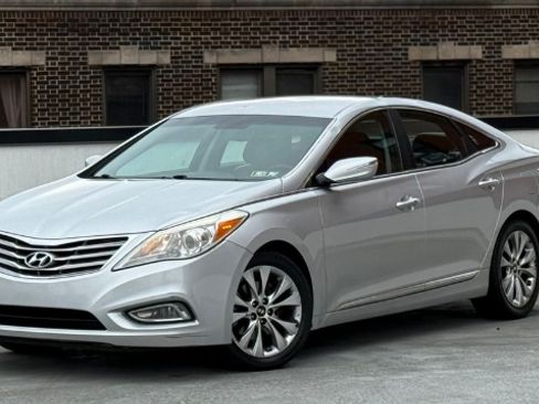 Used 2012 Hyundai Azera Sedan 4D image 1