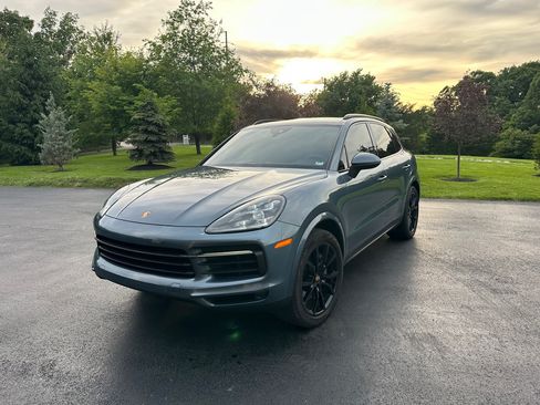 Used 2019 Porsche Cayenne S AWD/4WD image 2