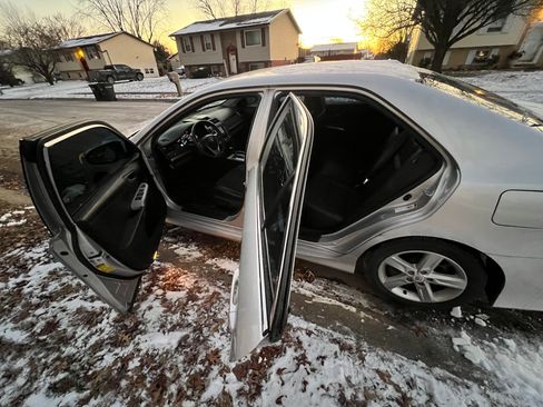 Used 2012 Toyota Camry SE image 5