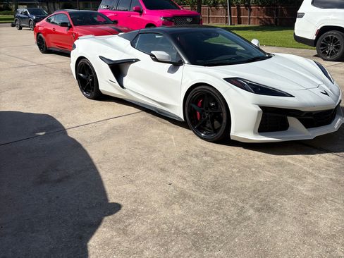 Used 2025 Chevrolet Corvette E-Ray AWD/4WD image 1
