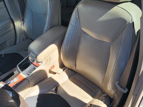 Used 2011 Chrysler 300 C image 11