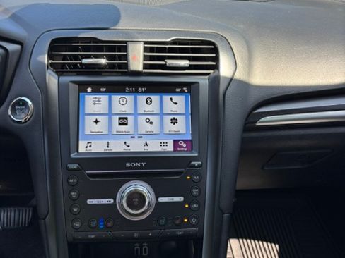 Used 2019 Ford Fusion Energi Titanium FWD image 13