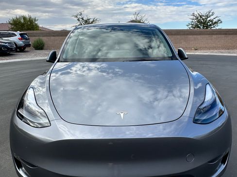 Used 2025 Tesla Model Y Long Range RWD image 4