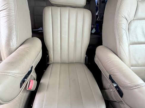 Used 2011 GMC Savana 2500 Extended RWD image 11