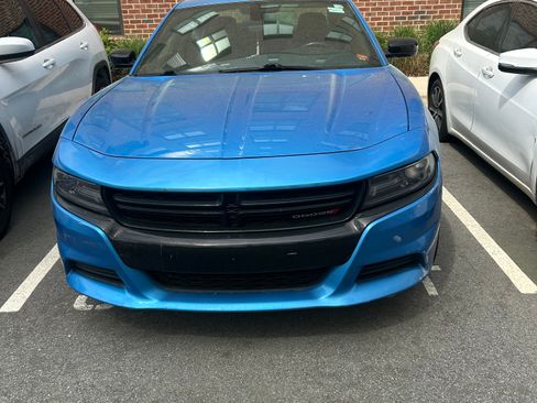 Used 2018 Dodge Charger SXT w/ Blacktop Package image 16