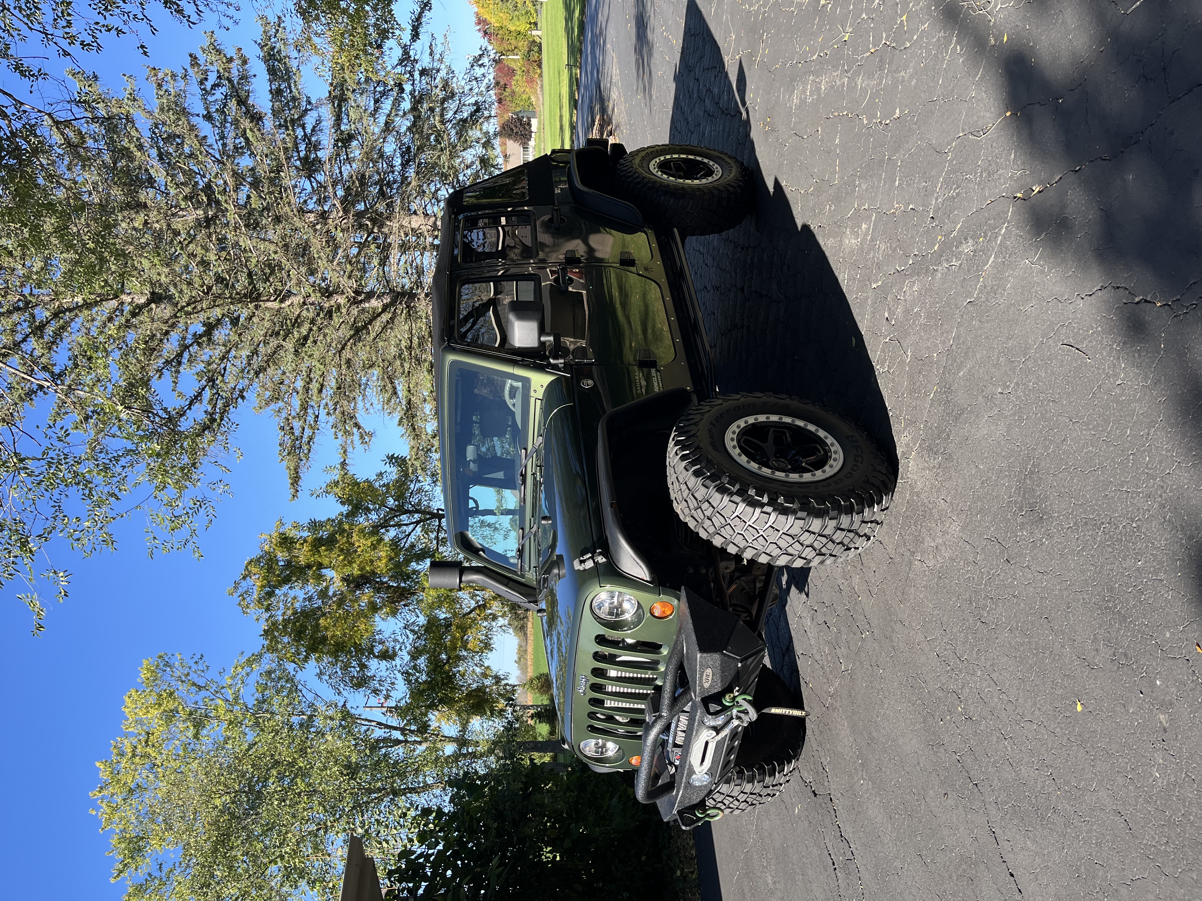 Used 2007 Jeep Wrangler Unlimited Sahara w/ Dual Top Group AWD/4WD image 2