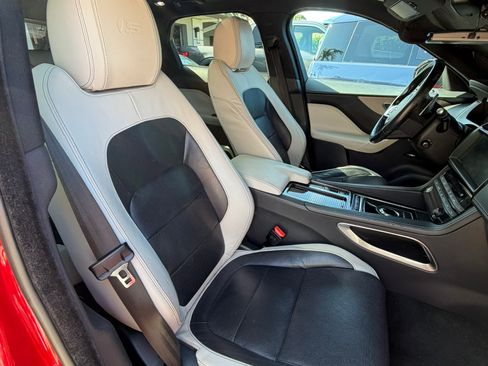 Used 2018 Jaguar F-PACE S image 15
