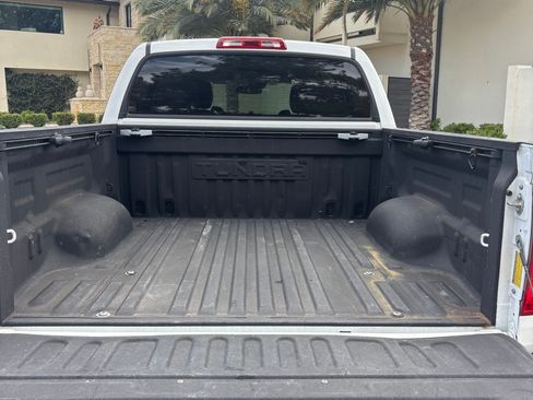 Used 2019 Toyota Tundra SR5 w/ SR5 Convenience Package RWD image 9
