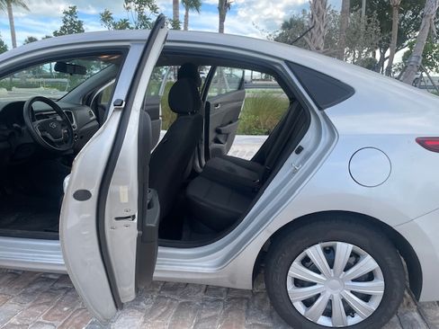 Used 2019 Hyundai Accent SE image 14