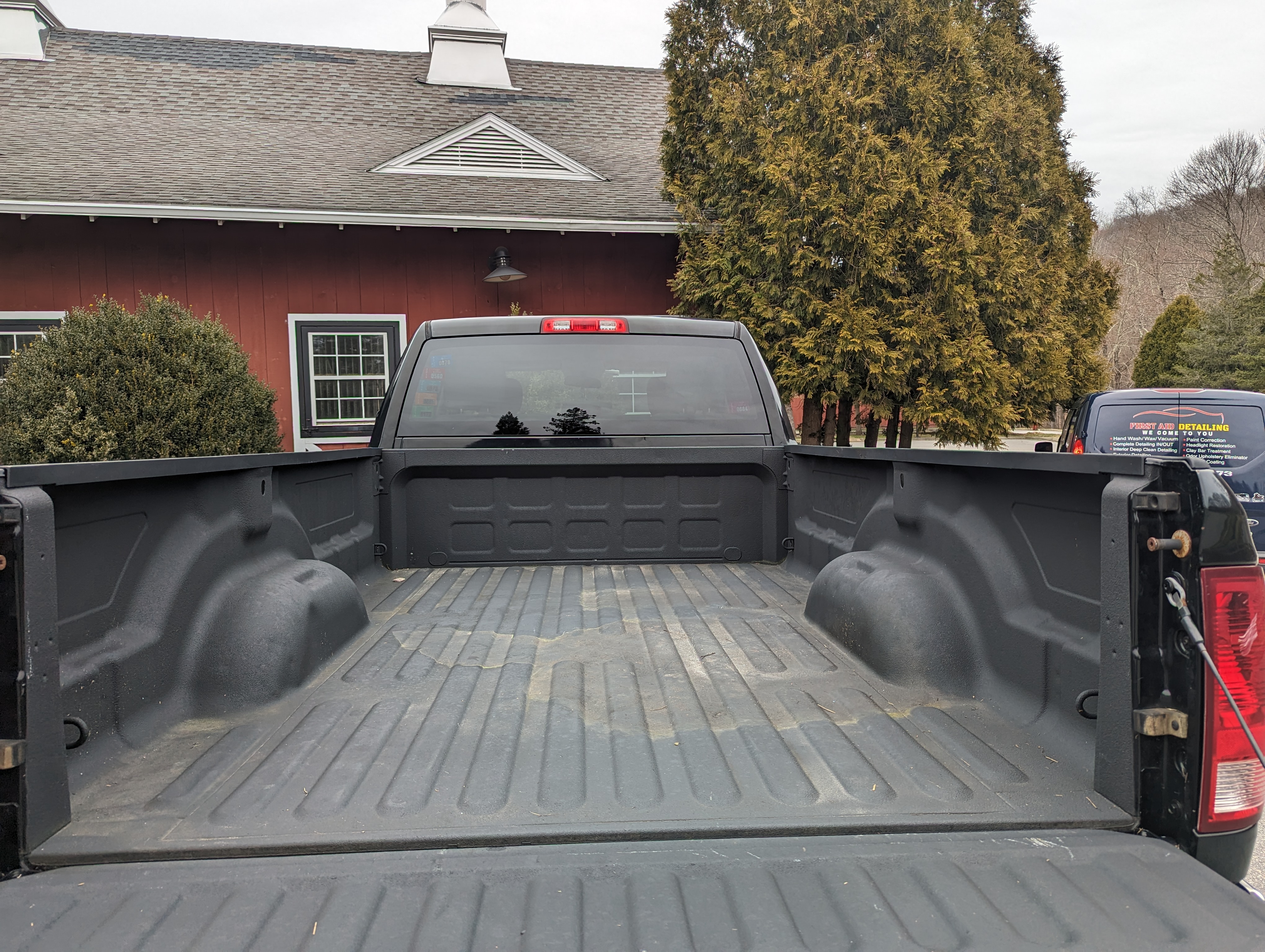 Used 2014 RAM 2500 Tradesman w/ Chrome Appearance Group AWD/4WD image 6