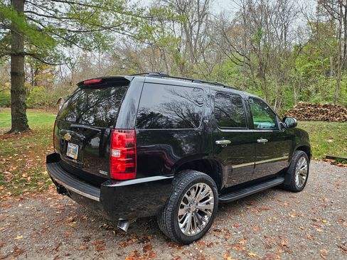 Used 2011 Chevrolet Tahoe LTZ image 10