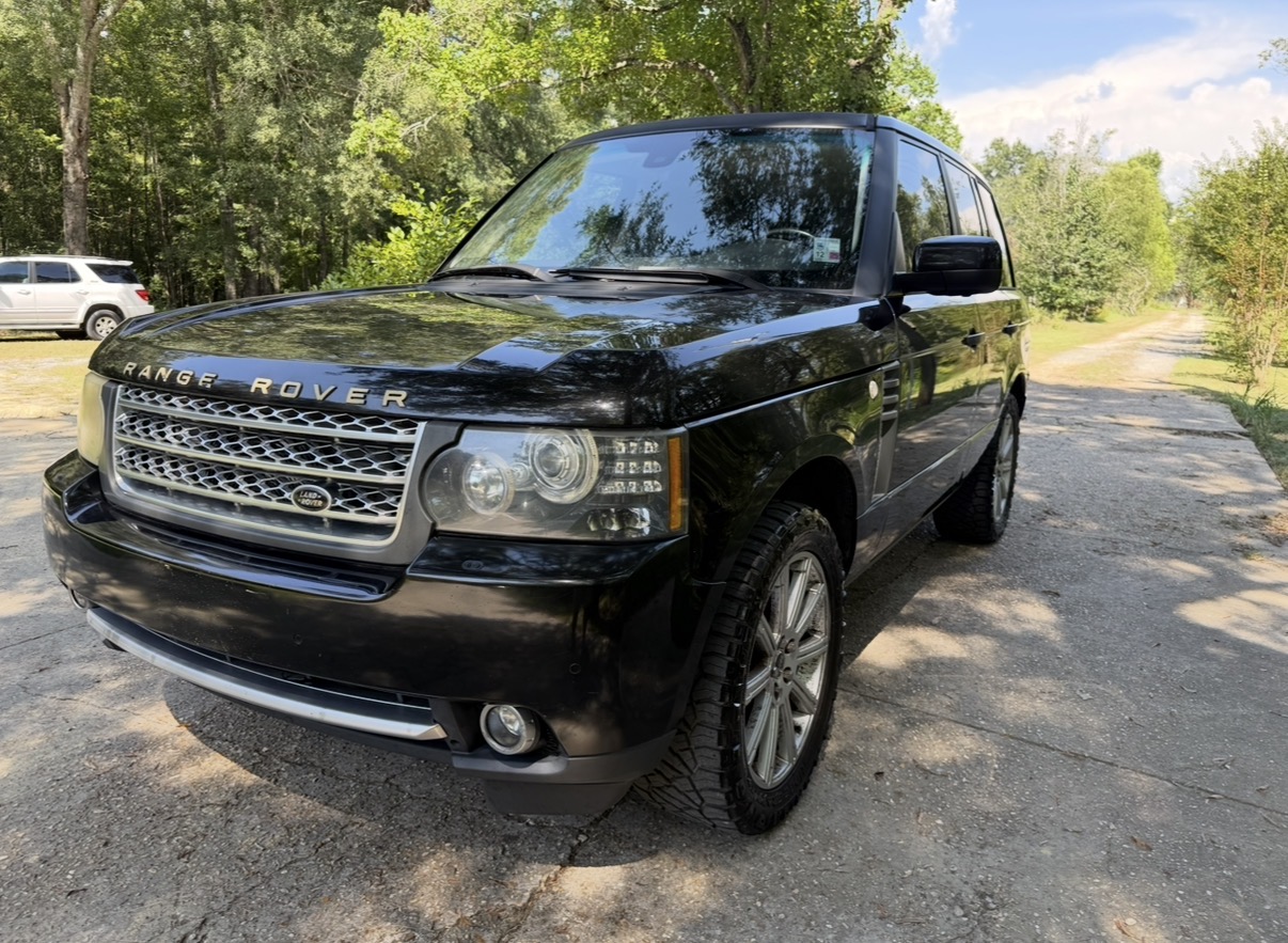 Used 2010 Land Rover Range Rover Supercharged AWD/4WD image 13