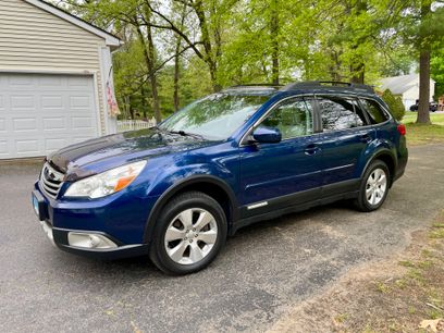 Used 2011 Subaru Outback 3.6R Limited w/ PWR Moonroof Pkg