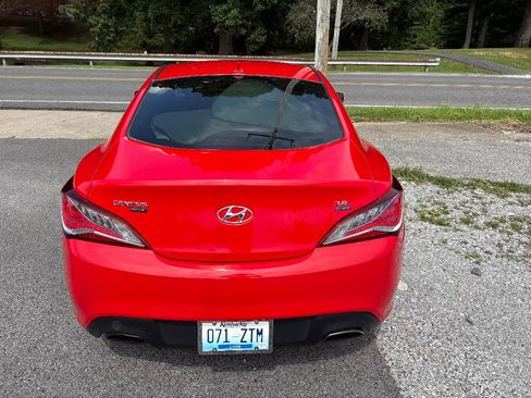 Used 2016 Hyundai Genesis Coupe 3.8 RWD image 8