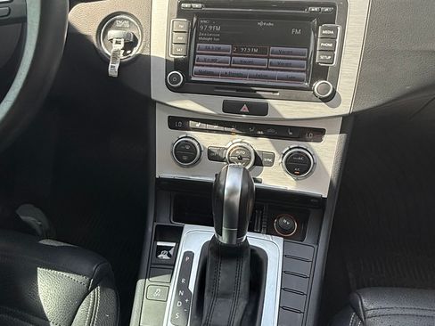 Used 2013 Volkswagen CC Sport image 6