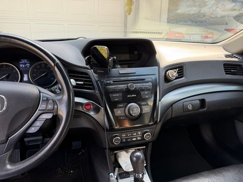 Used 2013 Acura ILX w/ Premium Package FWD image 9