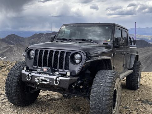 Used 2020 Jeep Gladiator Sport w/ Quick Order Package 24S image 4