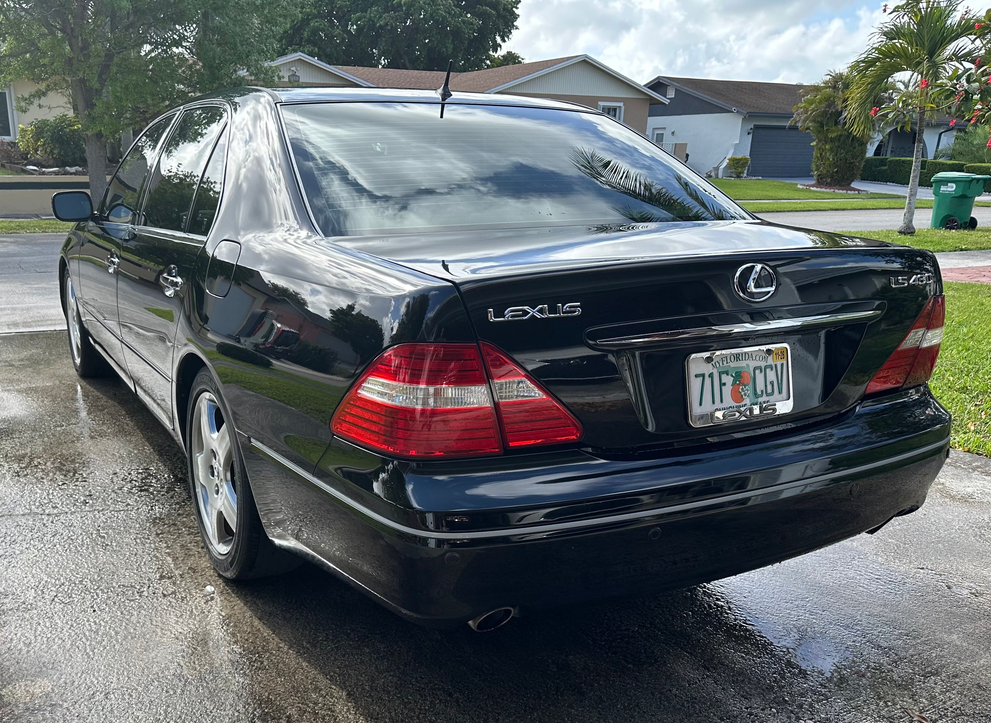 Used 2006 Lexus LS 430 w/ Modern Luxury Pkg RWD image 4