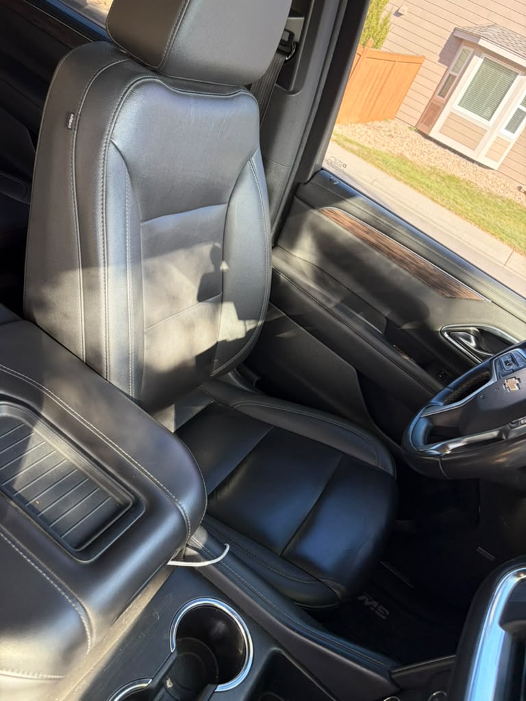 Used 2022 Chevrolet Suburban LT RWD image 10
