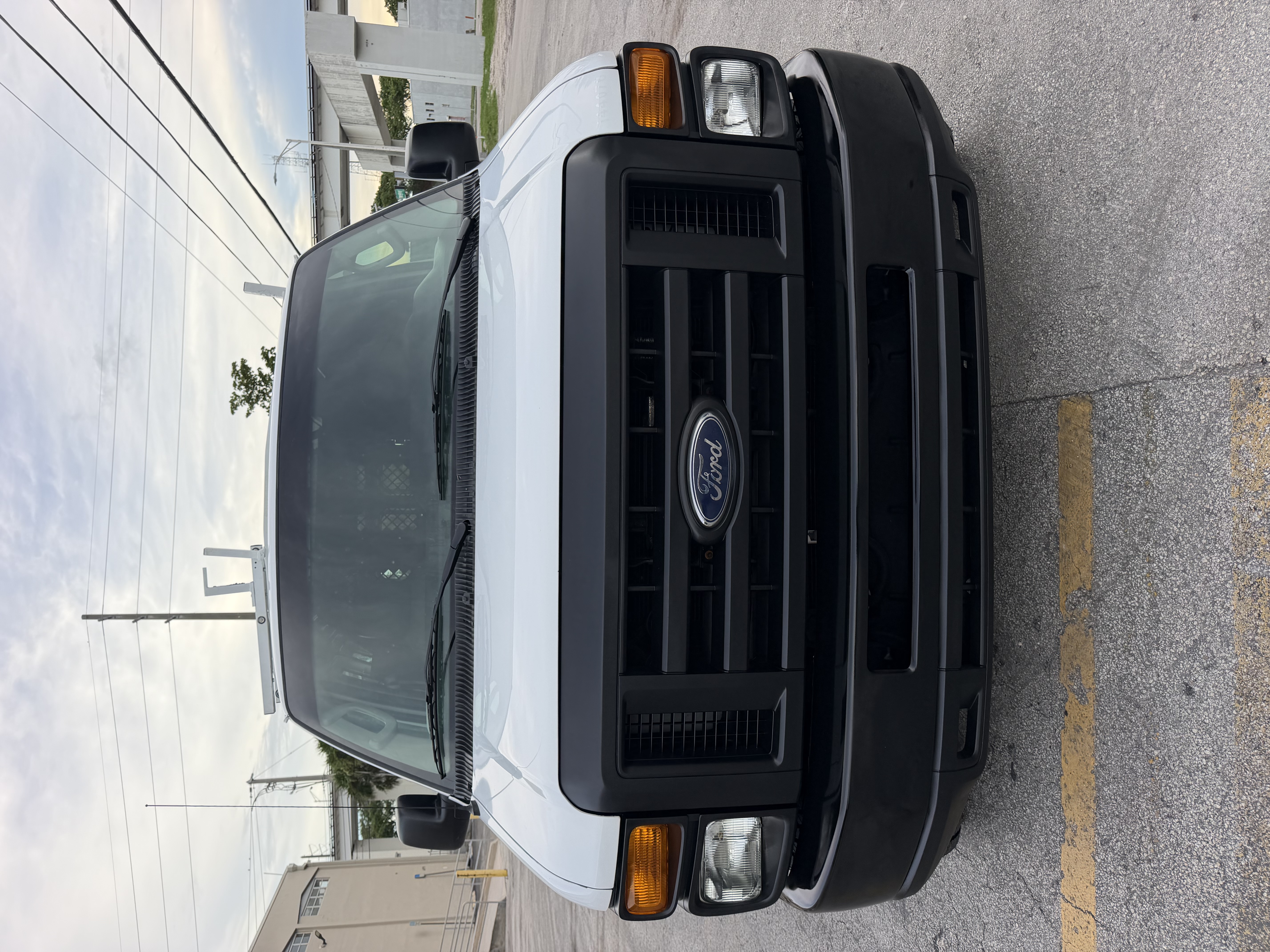 Used 2009 Ford E-350 and Econoline 350 Super Duty RWD image 4
