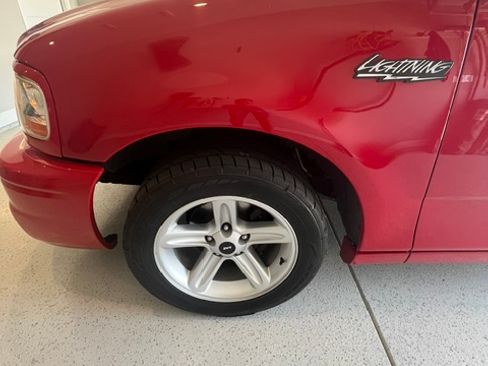 Used 2004 Ford F150 Lightning RWD image 1