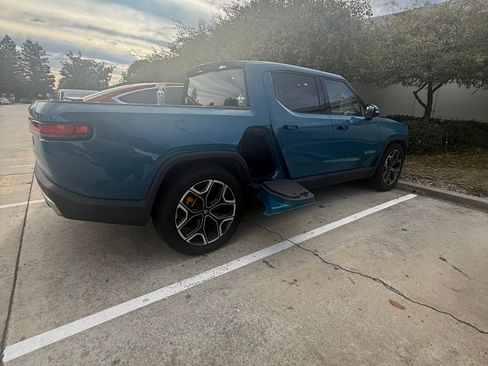 Used 2022 Rivian R1T Launch Edition image 9