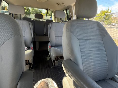 Used 2010 Chrysler Town & Country Touring image 11