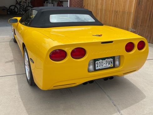 Used 2000 Chevrolet Corvette Convertible w/ Memory Pkg RWD image 6