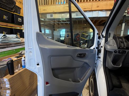 Used 2018 Ford Transit 150 148 Medium Roof image 11