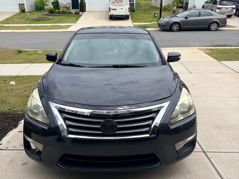 Used 2013 Nissan Altima 2.5 SL w/ Technology Pkg FWD image 12