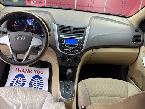 Used 2013 Hyundai Accent GLS FWD image 5