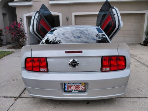 Used 2006 Ford Mustang GT Premium image 8