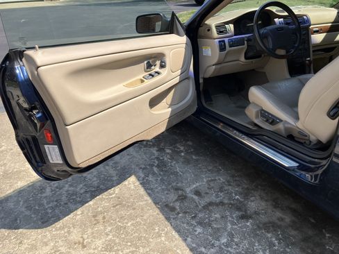 Used 2004 Volvo C70 LT image 14