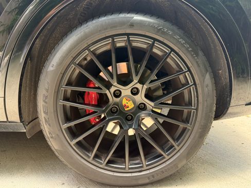 Used 2021 Porsche Cayenne GTS AWD/4WD image 22