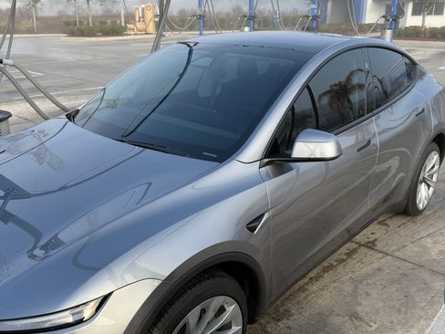 Used 2026 Tesla Model Y 2WD image 4