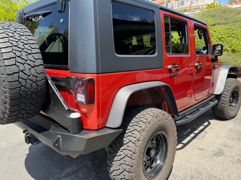 Used 2009 Jeep Wrangler Unlimited Rubicon w/ Dual Top Group AWD/4WD image 13