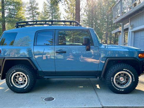 Used 2014 Toyota FJ Cruiser 4WD w/ Trail Teams Ultimate Edition image 1