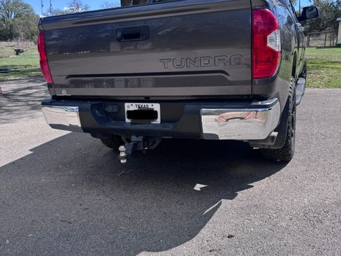 Used 2019 Toyota Tundra SR5 w/ SR5 Upgrade Package image 6