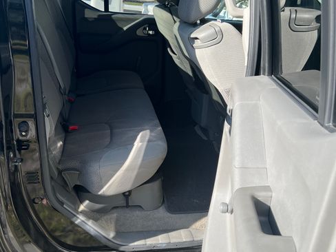 Used 2011 Nissan Frontier S RWD image 10