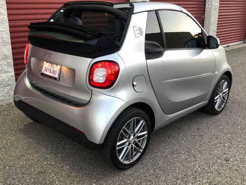 Used 2018 smart fortwo electric drive image 6