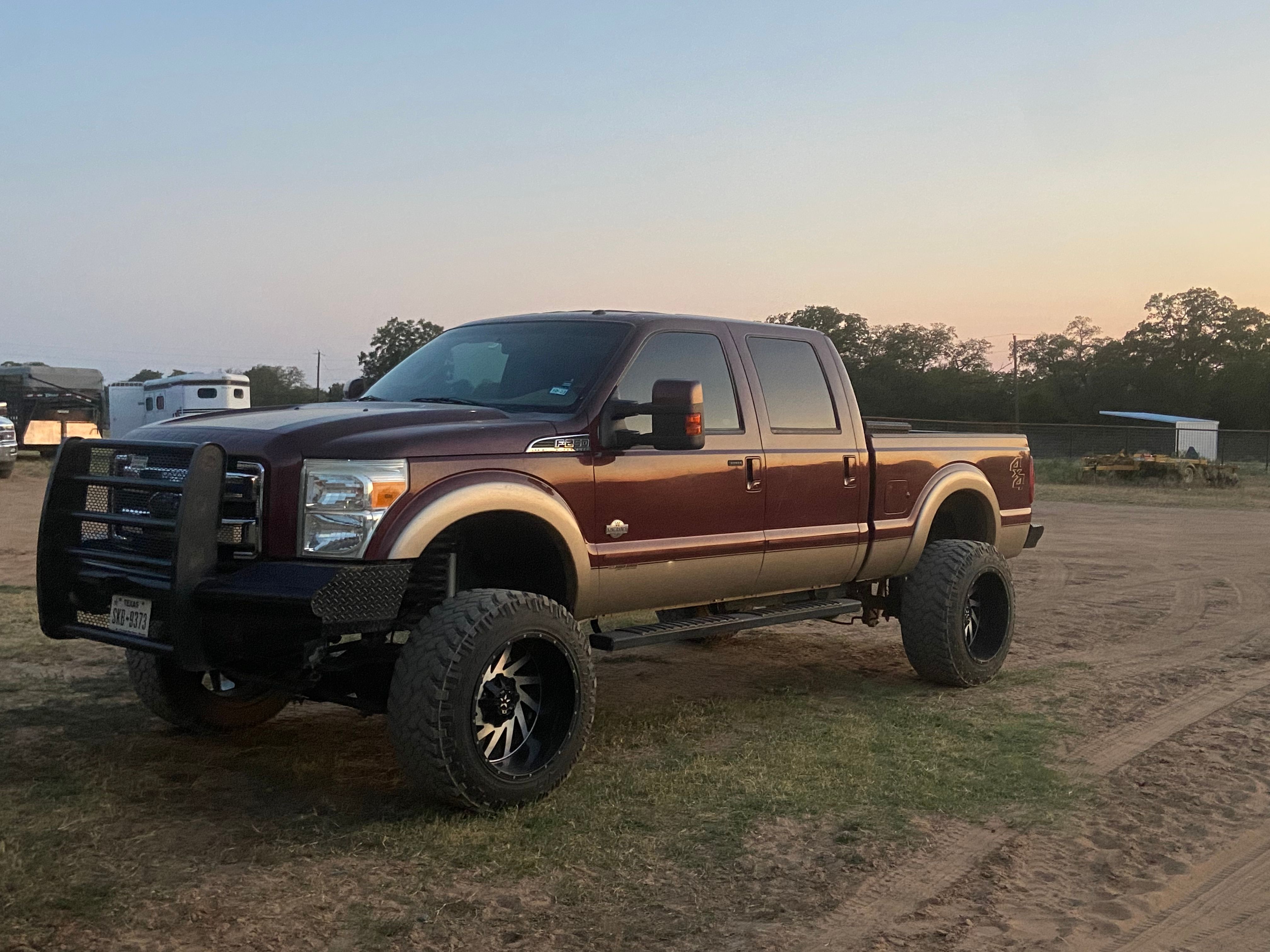 Used 2011 Ford F250 King Ranch w/ Camper Pkg AWD/4WD image 9