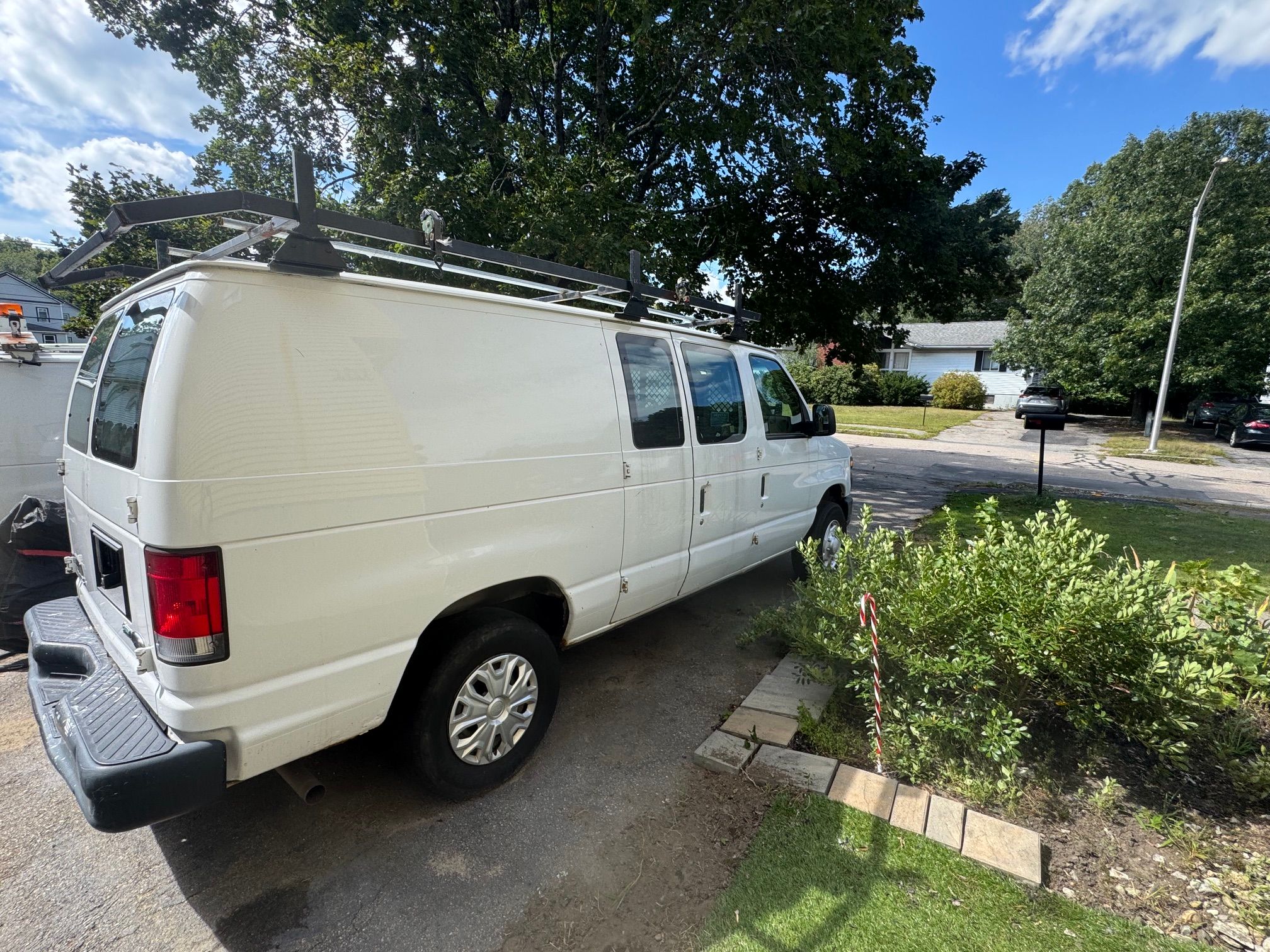 Used 2014 Ford E-250 and Econoline 250 w/ Commercial Cargo Van Package RWD image 4