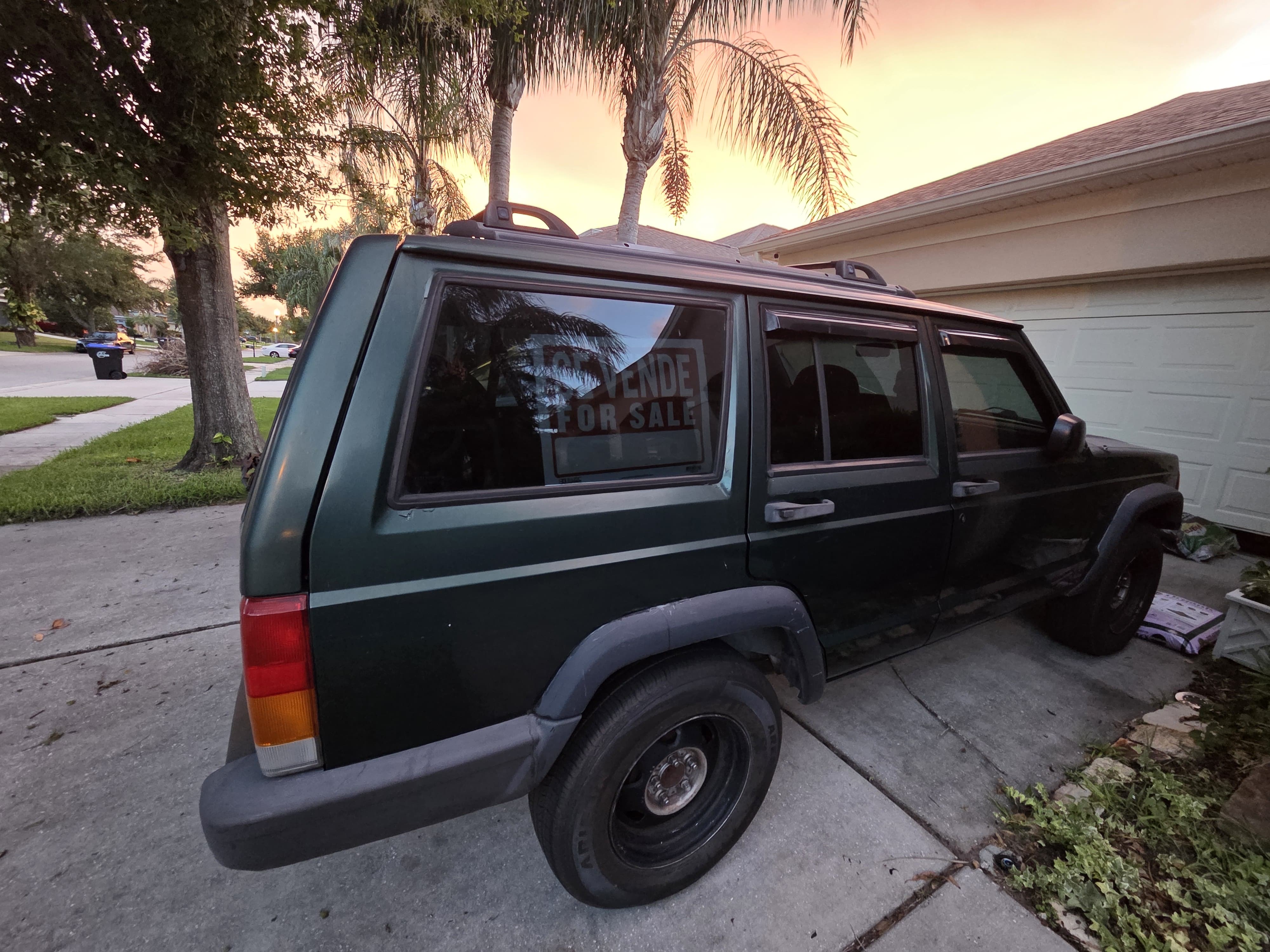 Used 2000 Jeep Cherokee SE RWD image 3