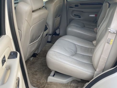 Used 2003 Cadillac Escalade AWD w/ Marketing Vehicle Package image 11