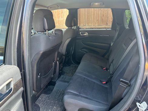 Used 2011 Jeep Grand Cherokee Laredo w/ Security & Convenience Group image 11