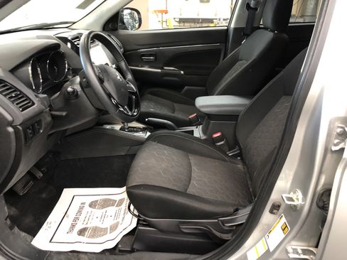 Used 2020 Mitsubishi Outlander Sport SE image 6